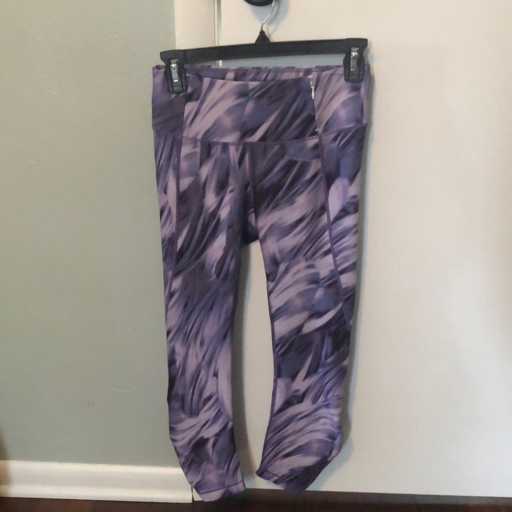 Calia by Carrie Underwood sport capris